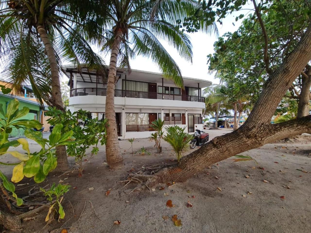 Liberty Guesthouse Maldives Mahibadhoo Exterior foto